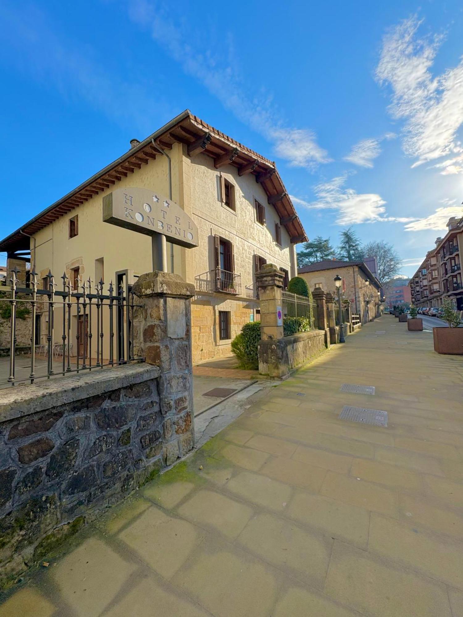 Hotel Konbenio Amorebieta-Etxano Exterior foto